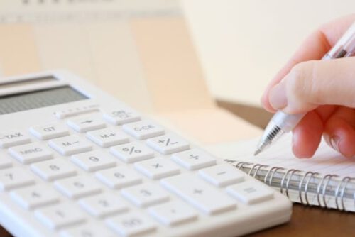 有職の独身女性の基礎収入を学歴年齢別平均賃金の4分の3と認定した事例