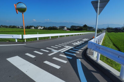 T字路における物損事故の示談交渉により3割から1割に負担が軽減した事例